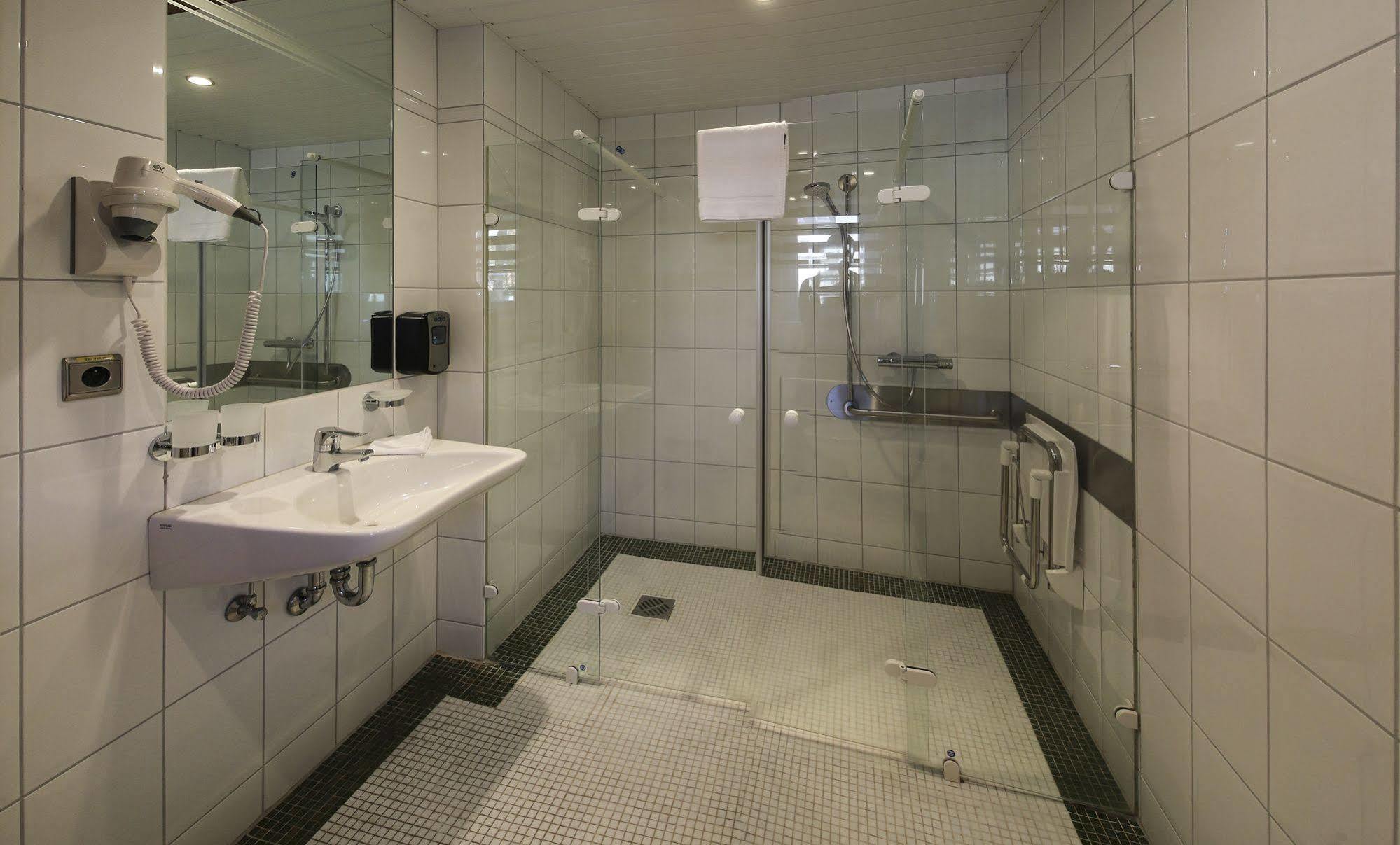Park Hotel Kelmis Eksteriør bilde